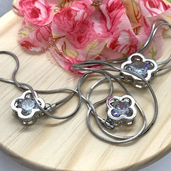 Big Crystal Long Necklace - Picture 4 of 5